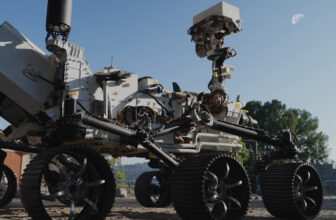 One Of NASA's Mars Rovers Could Find Itself Promised To The Moon Instead