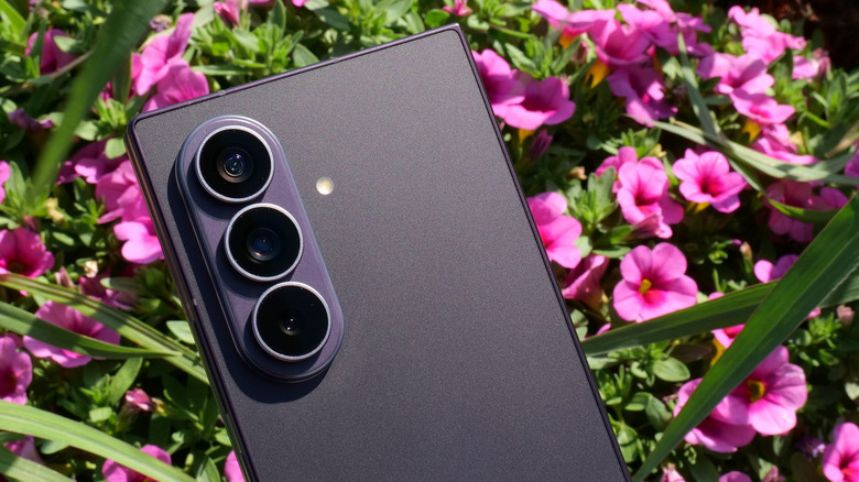 One of the best things about the Galaxy Z Fold 8 Ultra is that it still comes with three rear cameras including a dedicated 3x zoom lens.