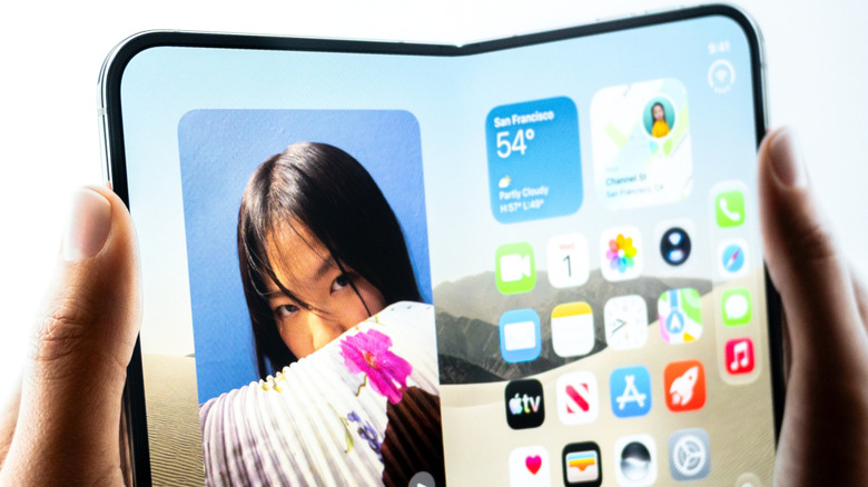 Should You Ditch Your Tablet For A Foldable Phone?